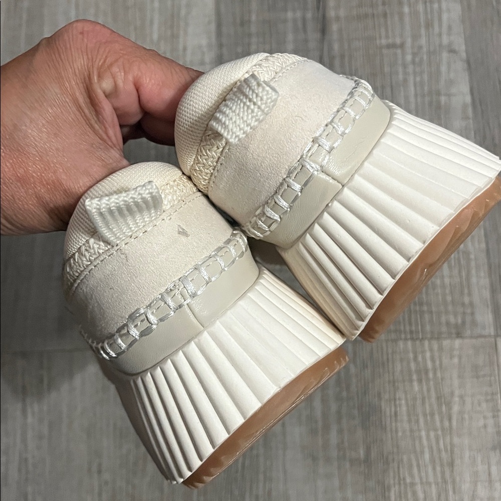 Dolce vita Knit Sneakers - Picture 10 of 12